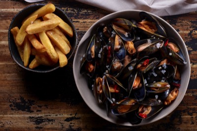  mussels and fries, Moules frites. 